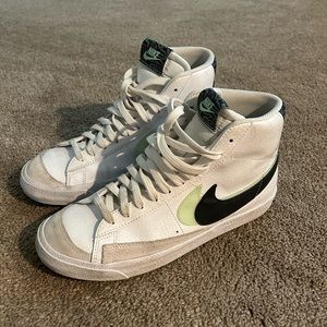 Big Kids’ Nike Blazers white black green